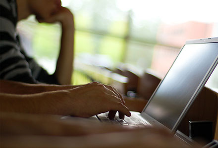 В eMarketer считают, что говорить о полном выздоровлении рынка интернет-рекламы рано: у больного только спала температура