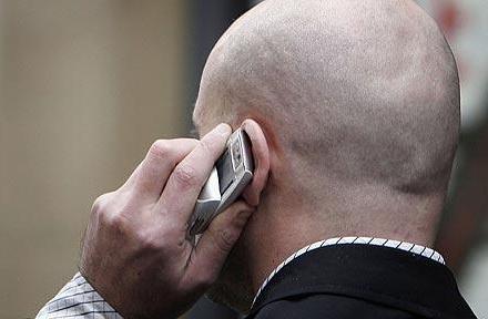 ВОЗ считает, что продолжительное использование мобильного телефона повышает риск появления опухолей