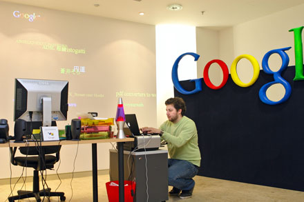  Google        